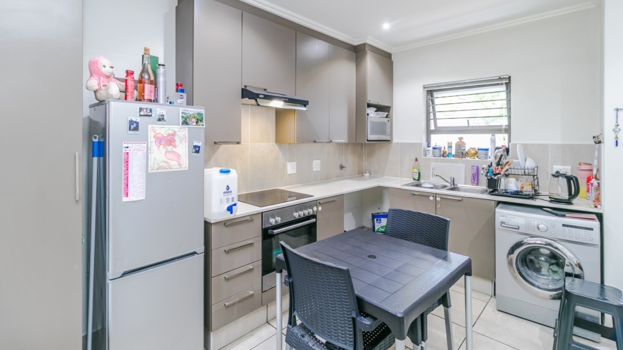 2 Bedroom Property for Sale in Barbeque Downs Gauteng