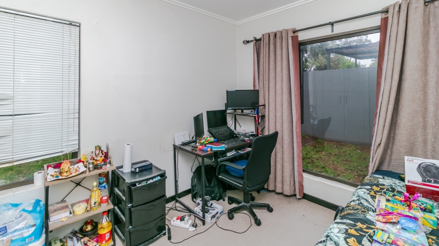 2 Bedroom Property for Sale in Barbeque Downs Gauteng