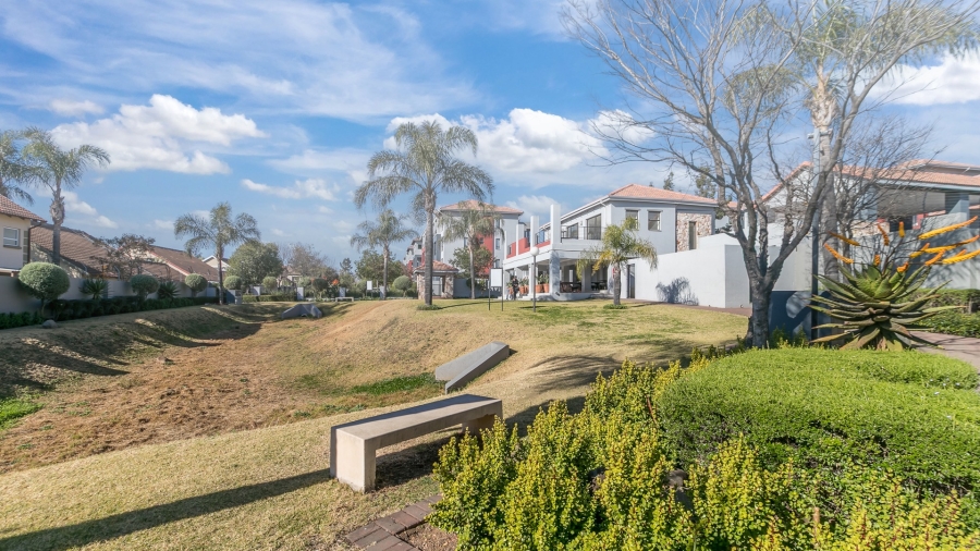 2 Bedroom Property for Sale in Barbeque Downs Gauteng