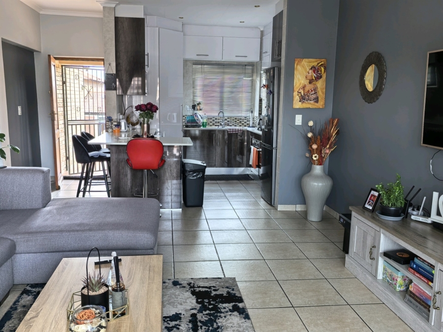 2 Bedroom Property for Sale in Sonneveld Gauteng