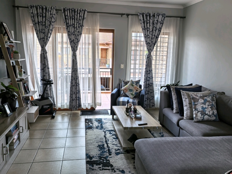 2 Bedroom Property for Sale in Sonneveld Gauteng