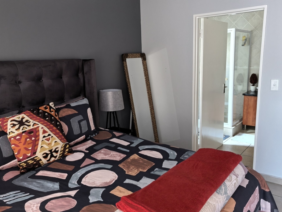 2 Bedroom Property for Sale in Sonneveld Gauteng