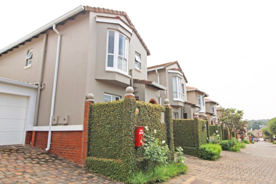 To Let 2 Bedroom Property for Rent in Bryanston Gauteng