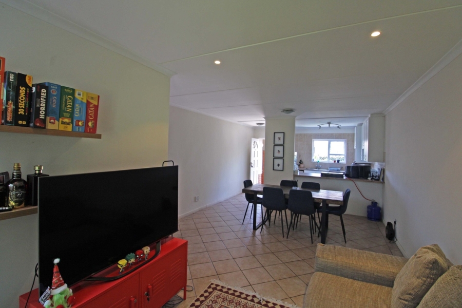 To Let 2 Bedroom Property for Rent in Bryanston Gauteng