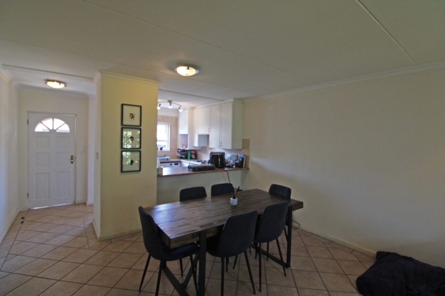 To Let 2 Bedroom Property for Rent in Bryanston Gauteng