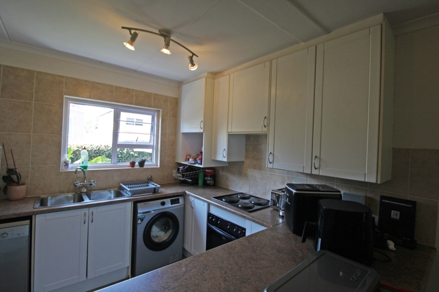 To Let 2 Bedroom Property for Rent in Bryanston Gauteng