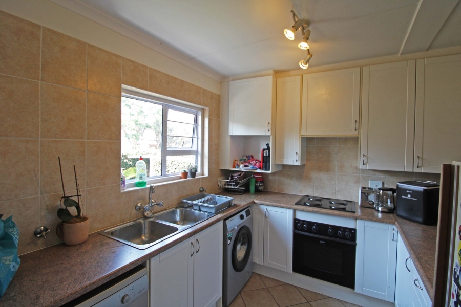 To Let 2 Bedroom Property for Rent in Bryanston Gauteng