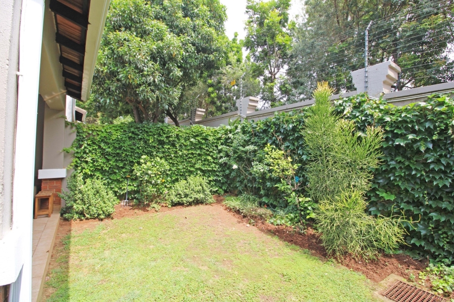 To Let 2 Bedroom Property for Rent in Bryanston Gauteng