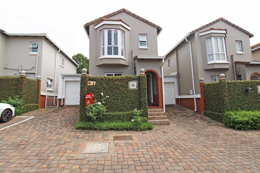 To Let 2 Bedroom Property for Rent in Bryanston Gauteng