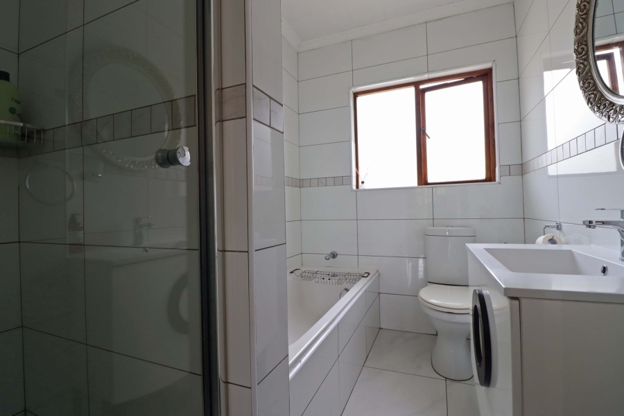 3 Bedroom Property for Sale in Edenburg Gauteng