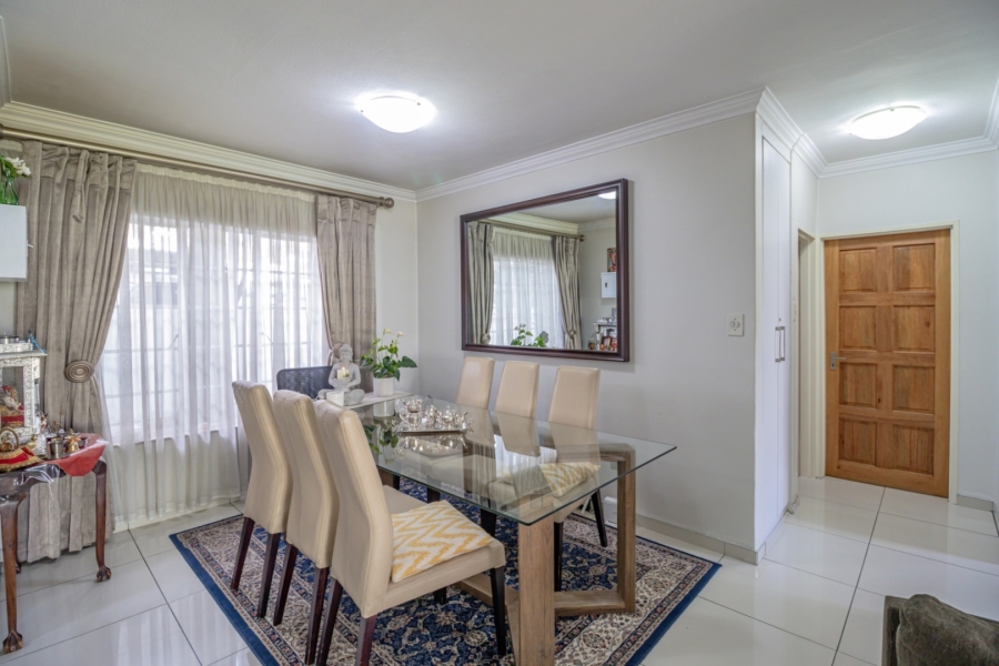 2 Bedroom Property for Sale in Dunkeld Gauteng