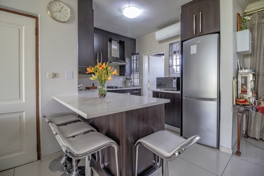 2 Bedroom Property for Sale in Dunkeld Gauteng