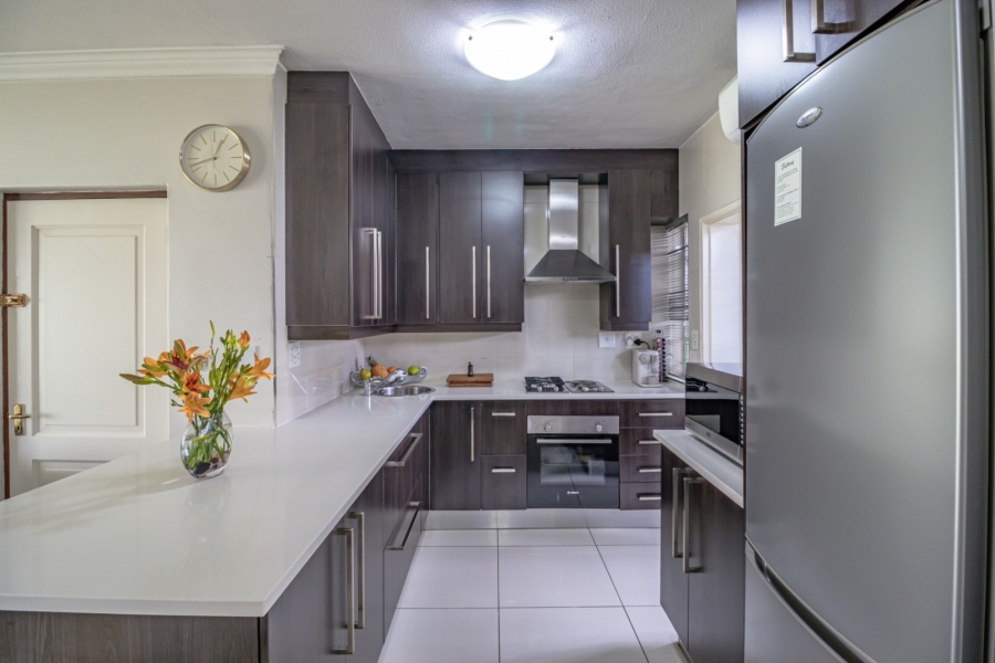 2 Bedroom Property for Sale in Dunkeld Gauteng