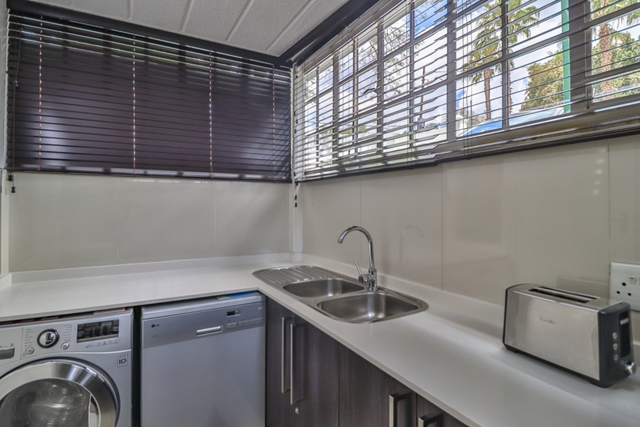 2 Bedroom Property for Sale in Dunkeld Gauteng