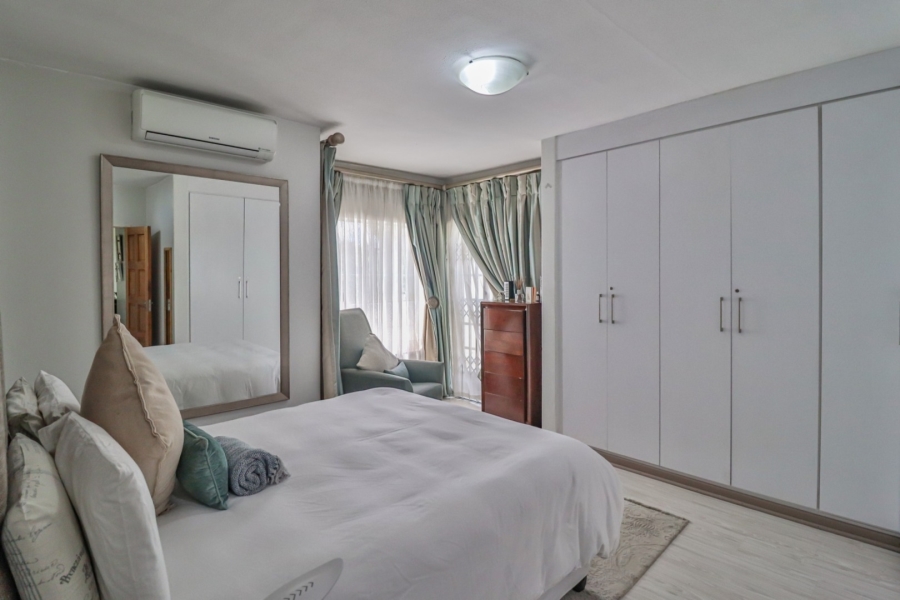 2 Bedroom Property for Sale in Dunkeld Gauteng