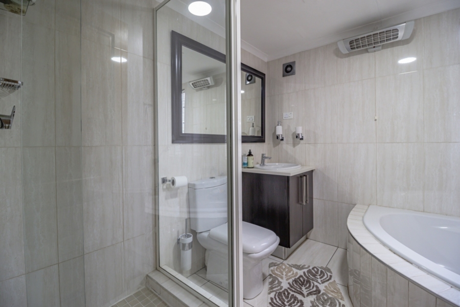 2 Bedroom Property for Sale in Dunkeld Gauteng