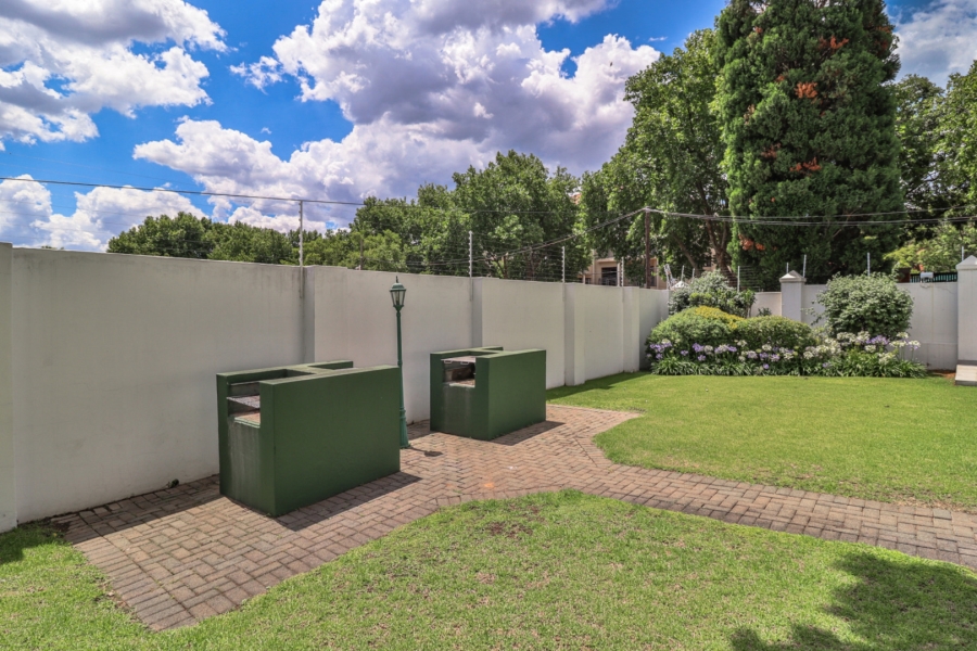 2 Bedroom Property for Sale in Dunkeld Gauteng