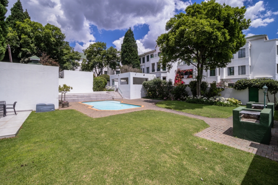 2 Bedroom Property for Sale in Dunkeld Gauteng