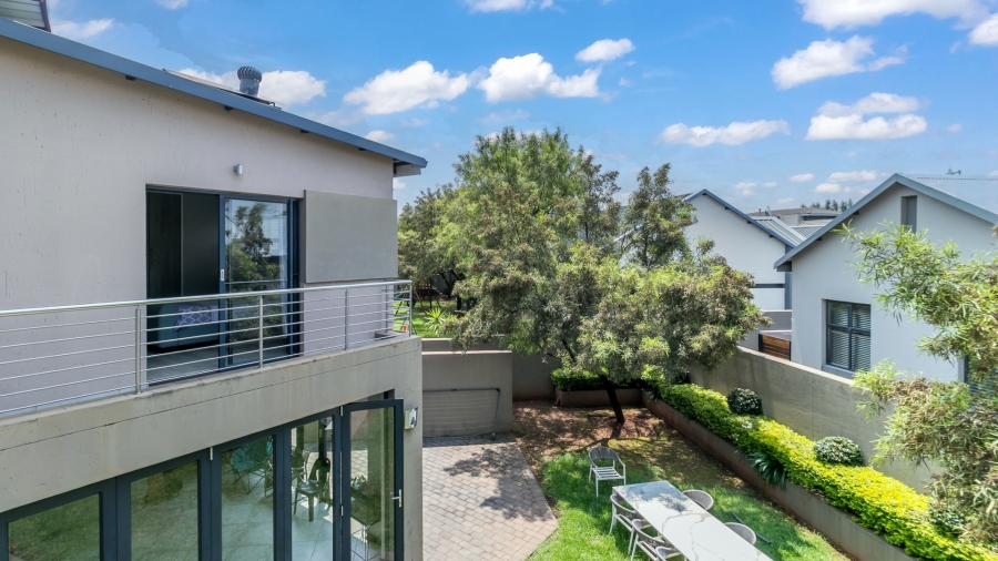 3 Bedroom Property for Sale in Midstream Ridge Gauteng