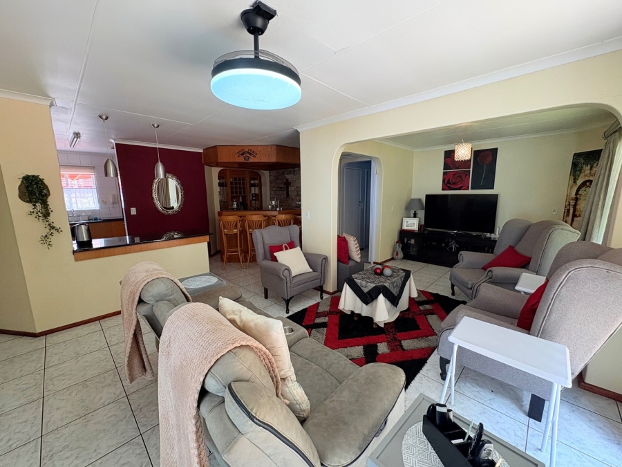 6 Bedroom Property for Sale in Sunward Park Gauteng