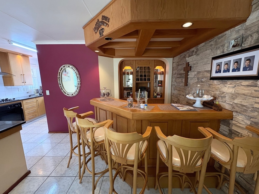 6 Bedroom Property for Sale in Sunward Park Gauteng