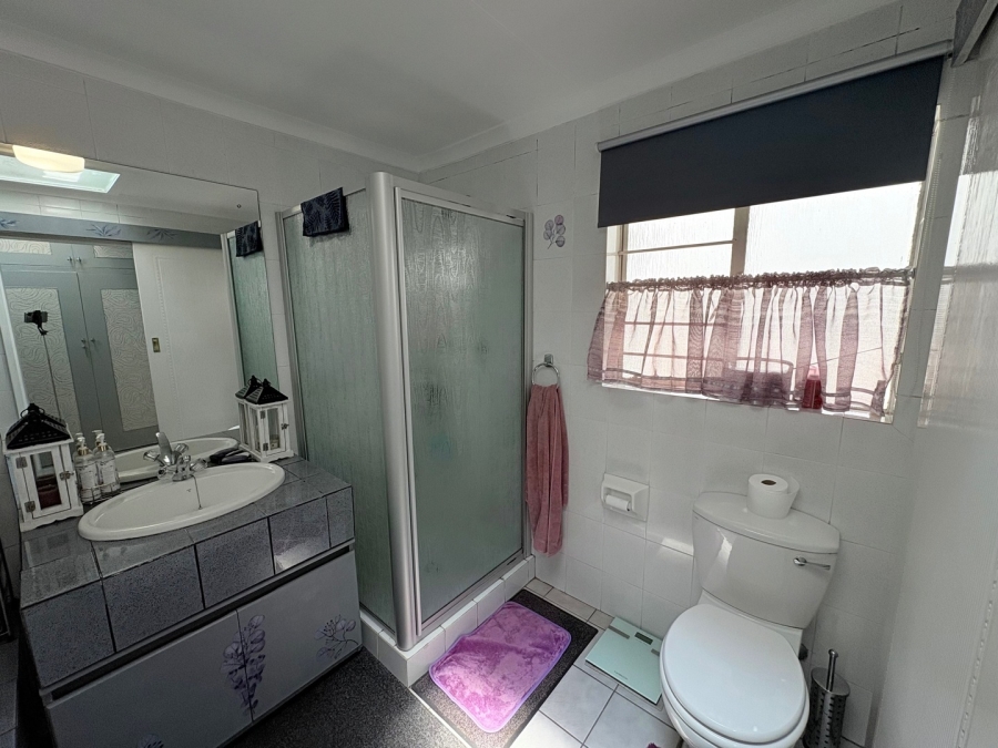 6 Bedroom Property for Sale in Sunward Park Gauteng