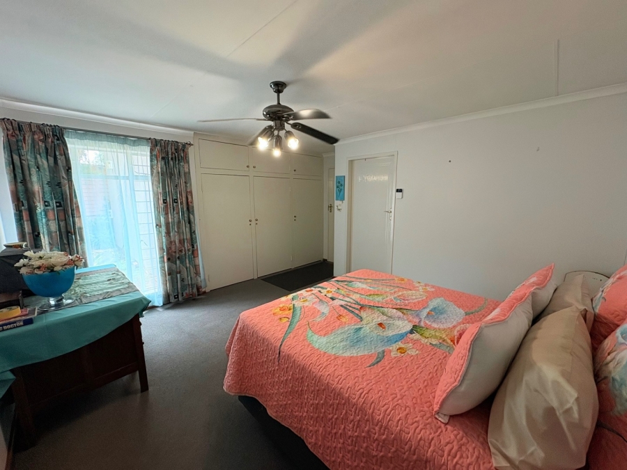 6 Bedroom Property for Sale in Sunward Park Gauteng