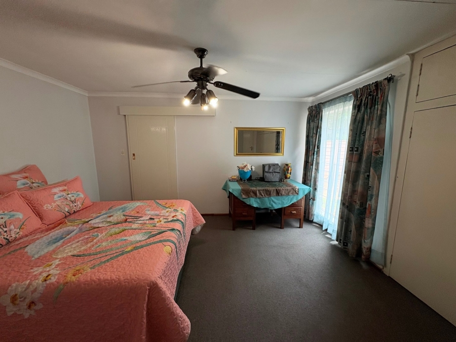 6 Bedroom Property for Sale in Sunward Park Gauteng