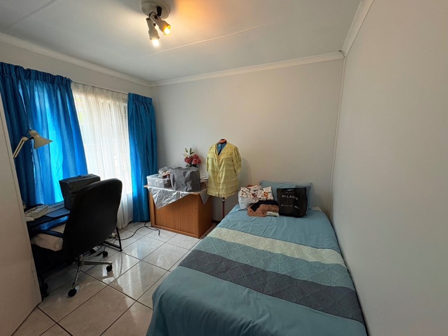 6 Bedroom Property for Sale in Sunward Park Gauteng