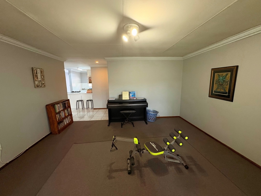 6 Bedroom Property for Sale in Sunward Park Gauteng