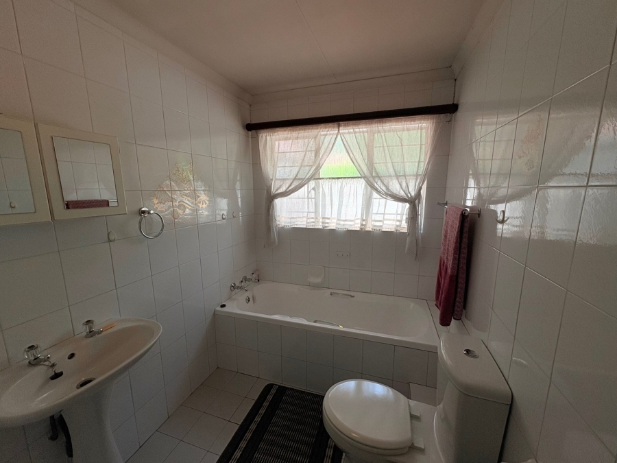 6 Bedroom Property for Sale in Sunward Park Gauteng