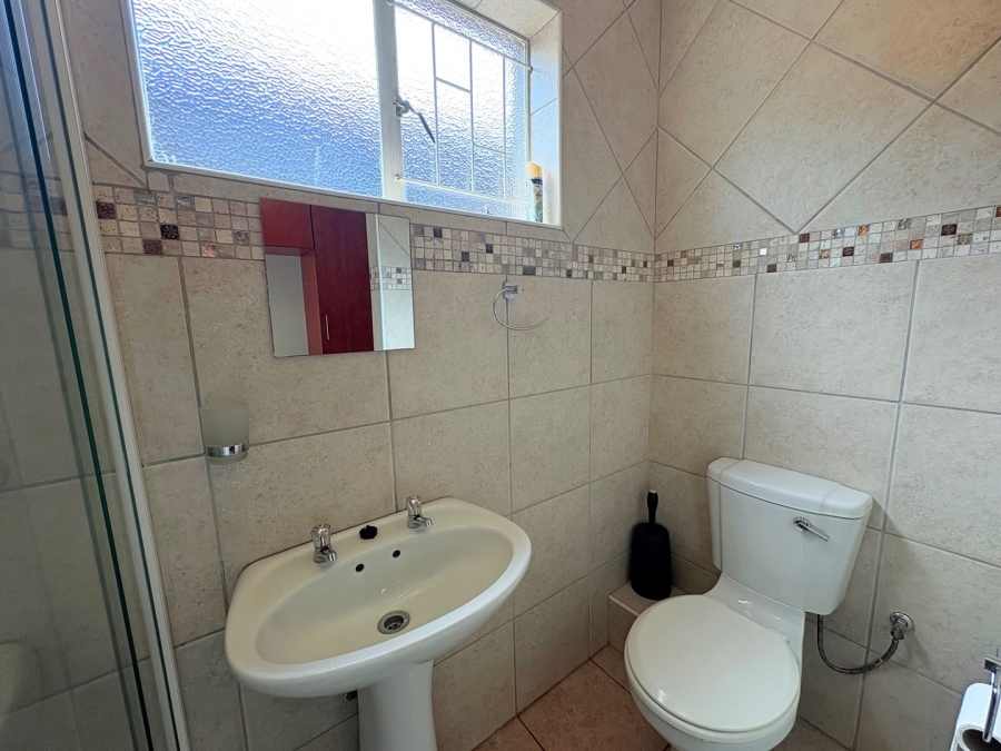 6 Bedroom Property for Sale in Sunward Park Gauteng