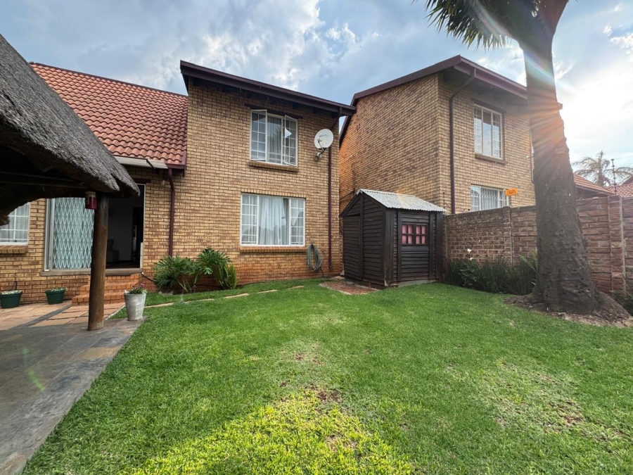 3 Bedroom Property for Sale in Hennopspark Gauteng