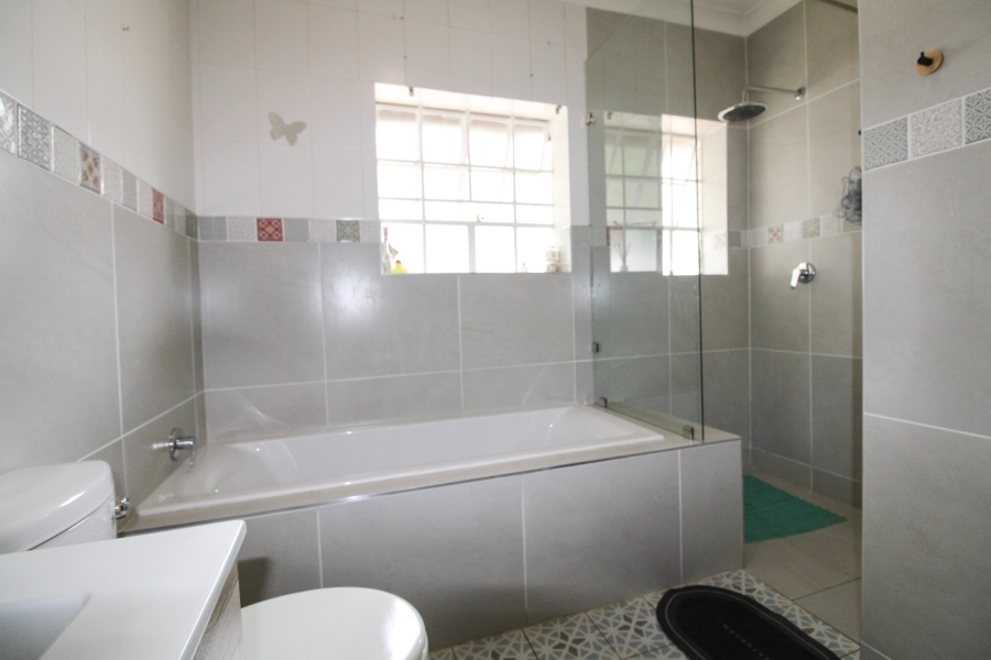 5 Bedroom Property for Sale in Bryanston Gauteng