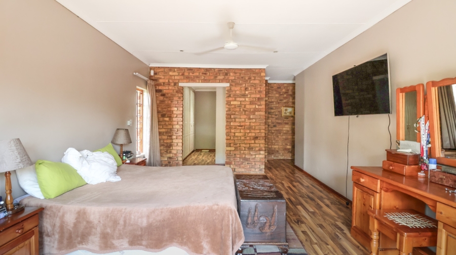 5 Bedroom Property for Sale in Fourways Gauteng