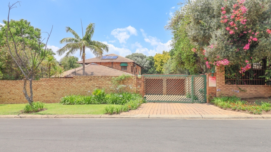 5 Bedroom Property for Sale in Fourways Gauteng