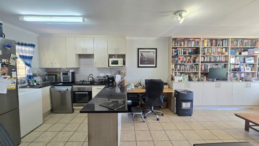 2 Bedroom Property for Sale in The Reeds Gauteng