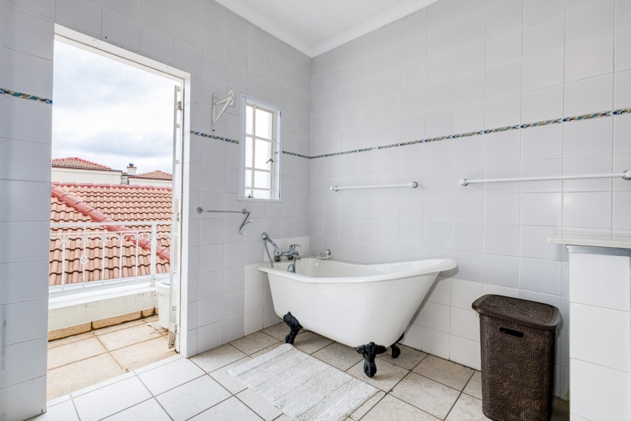 To Let 4 Bedroom Property for Rent in Dainfern Golf Estate Gauteng