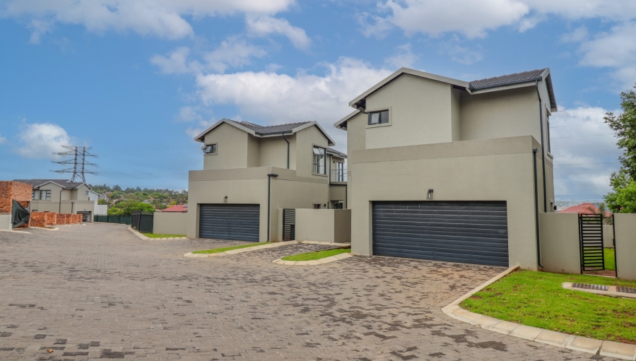 3 Bedroom Property for Sale in Broadacres Gauteng