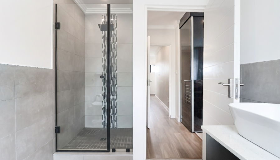 3 Bedroom Property for Sale in Broadacres Gauteng