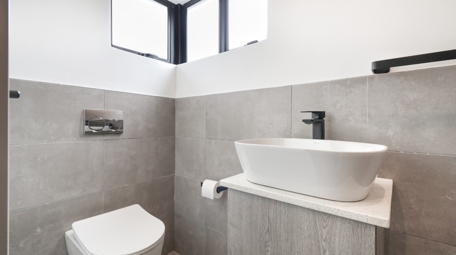 3 Bedroom Property for Sale in Broadacres Gauteng