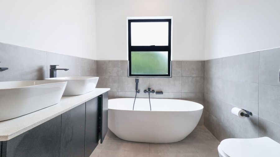 3 Bedroom Property for Sale in Broadacres Gauteng