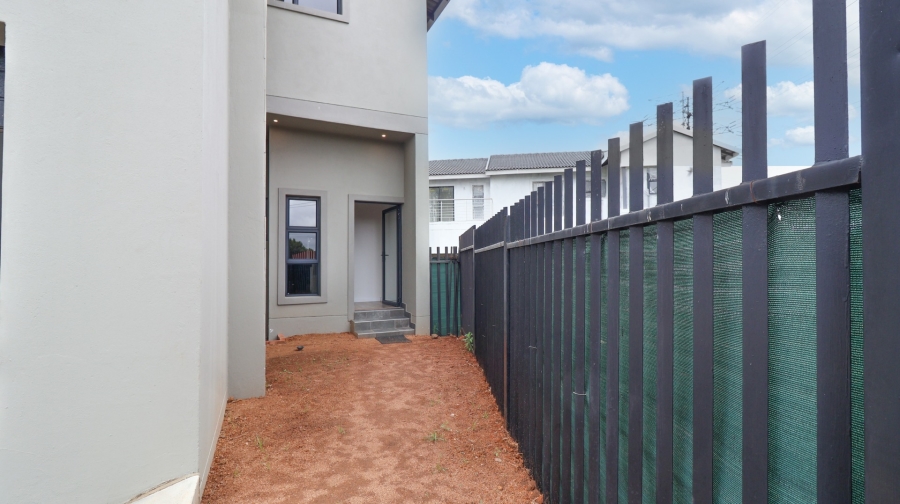 3 Bedroom Property for Sale in Broadacres Gauteng