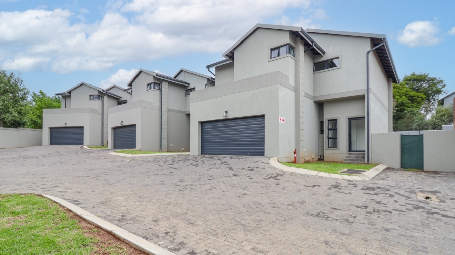 3 Bedroom Property for Sale in Broadacres Gauteng