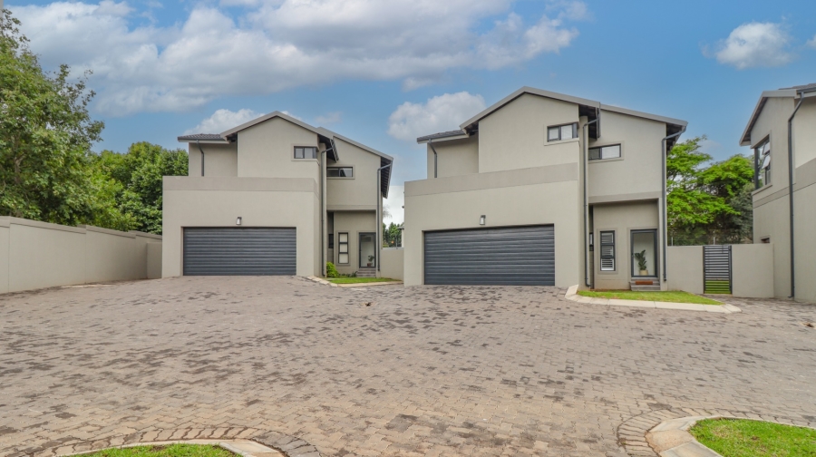 3 Bedroom Property for Sale in Broadacres Gauteng