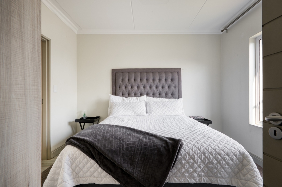 To Let 2 Bedroom Property for Rent in Broadacres Gauteng