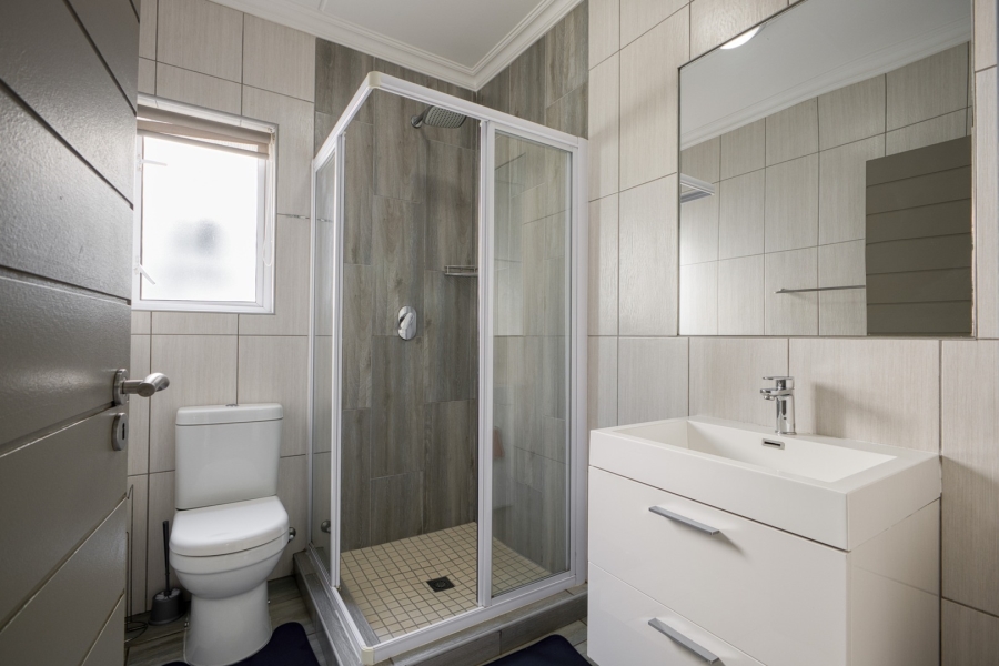 To Let 2 Bedroom Property for Rent in Broadacres Gauteng