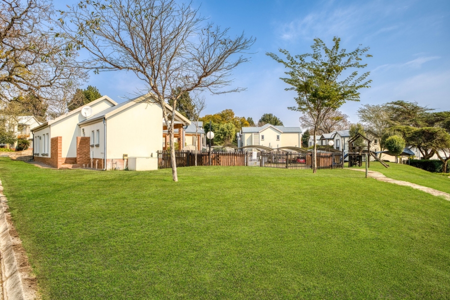 To Let 2 Bedroom Property for Rent in Broadacres Gauteng