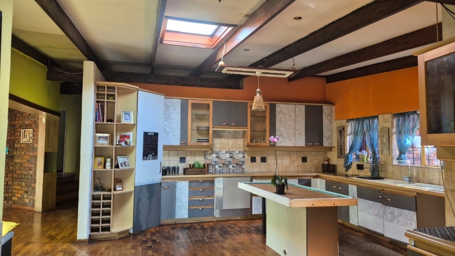 5 Bedroom Property for Sale in Eldoraigne Gauteng