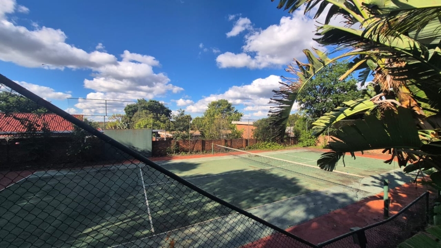 5 Bedroom Property for Sale in Eldoraigne Gauteng